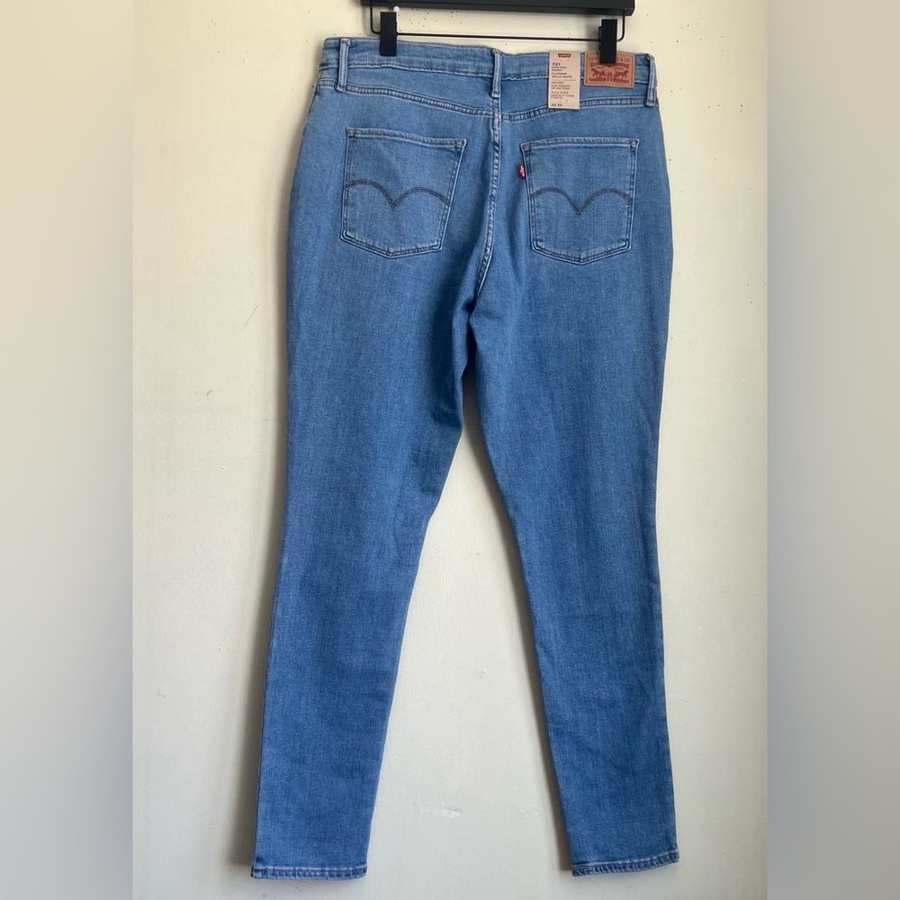 Levi's Blue Skinny Jeans with Distressed Design - Picture 2 of 6